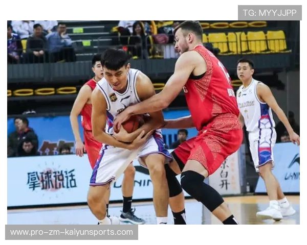 山东泰山内线转身强攻极具震撼力